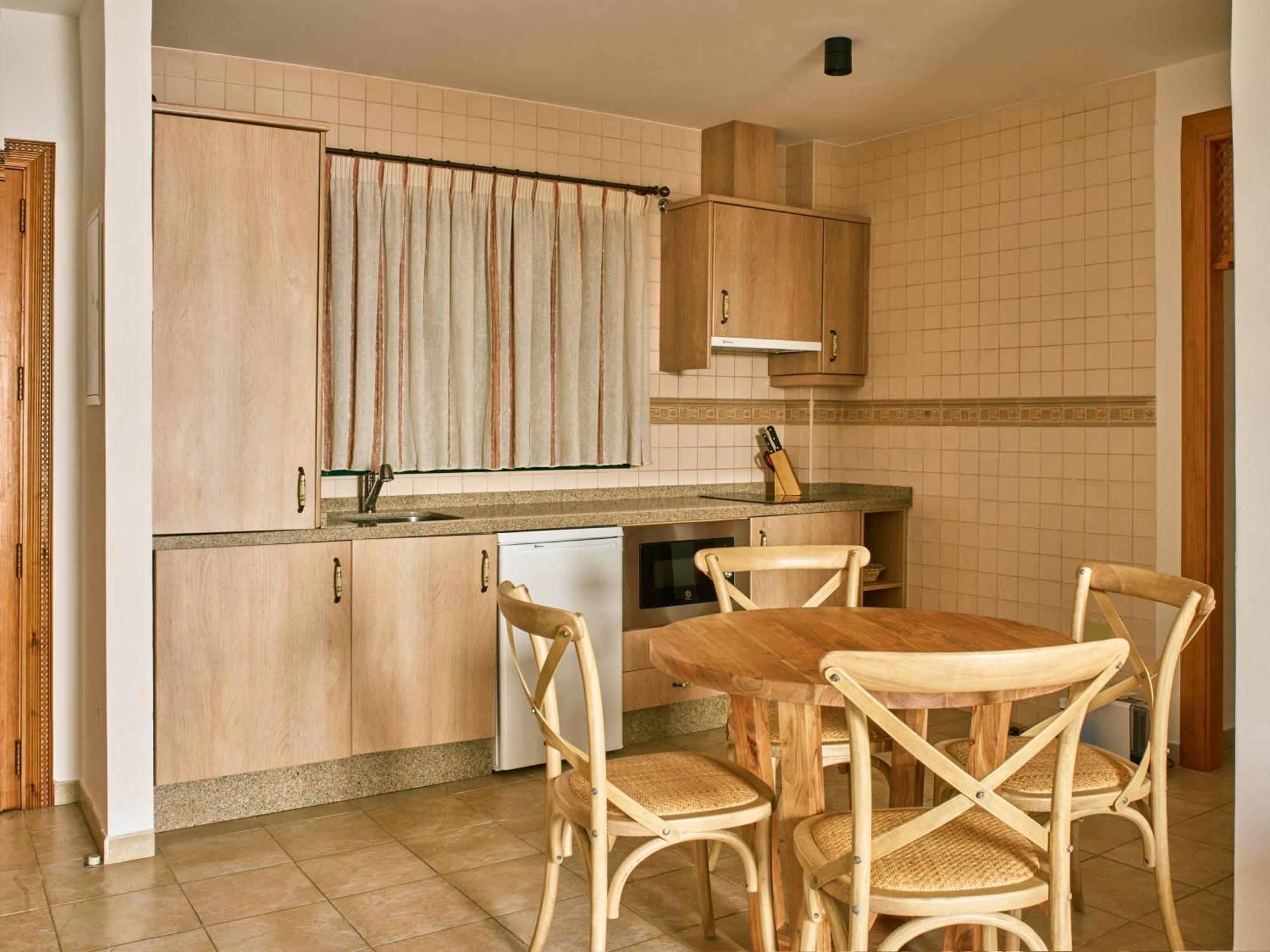 Apartamentos Turisticos Casa De La Borrega إِستيبونا المظهر الخارجي الصورة
