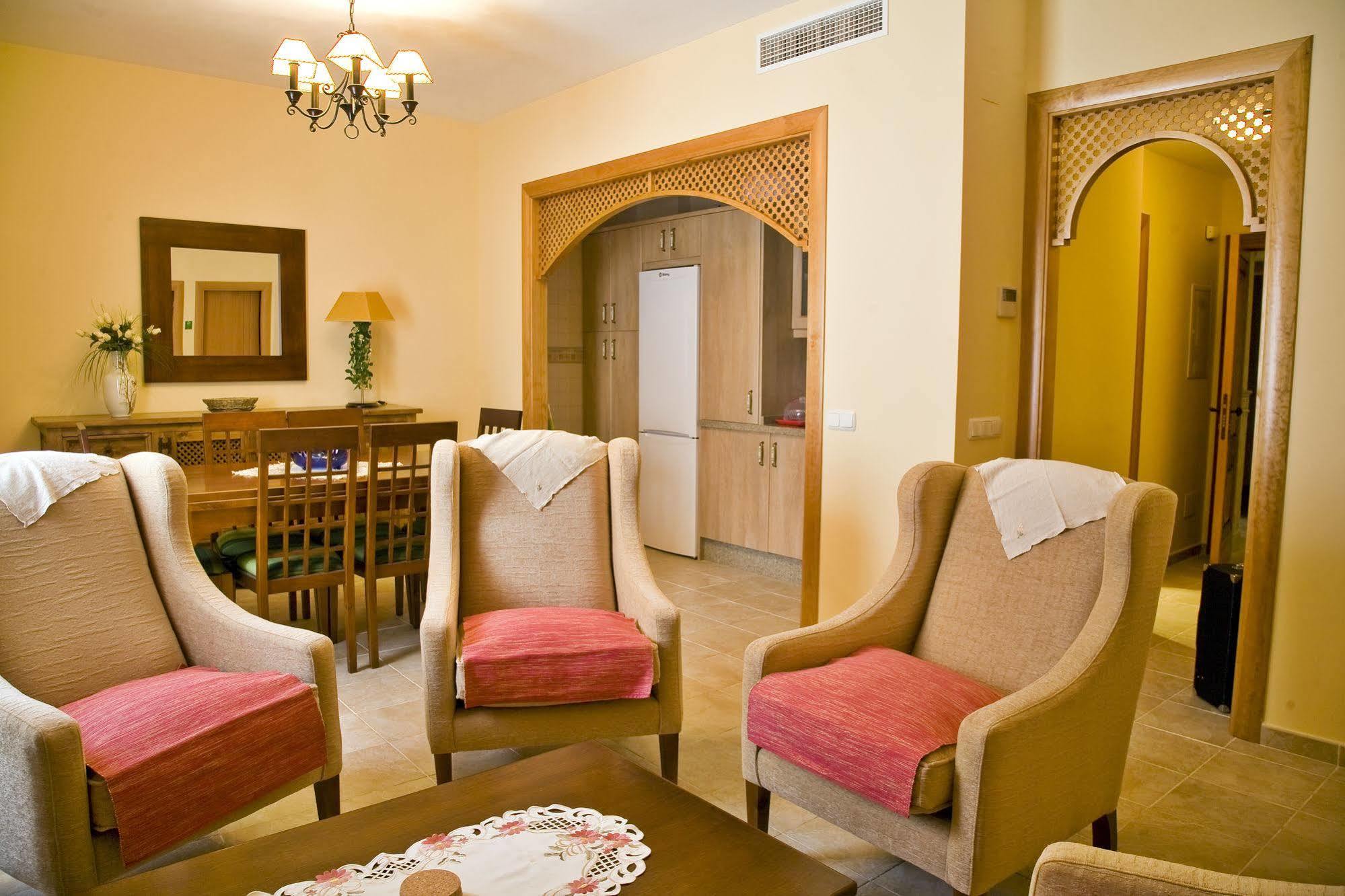 Apartamentos Turisticos Casa De La Borrega إِستيبونا المظهر الخارجي الصورة